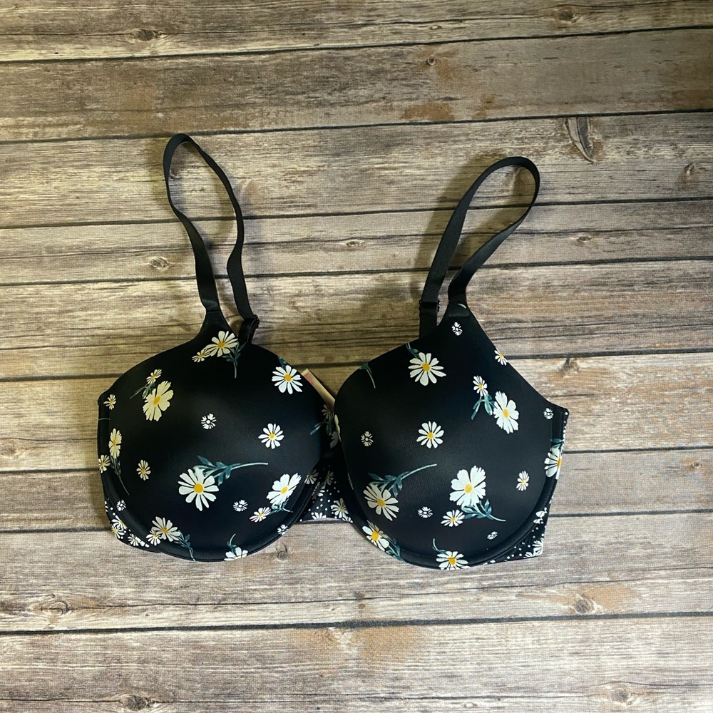 Victoria's Secret Wear Everywhere Lightly Lined T-Shirt Bra